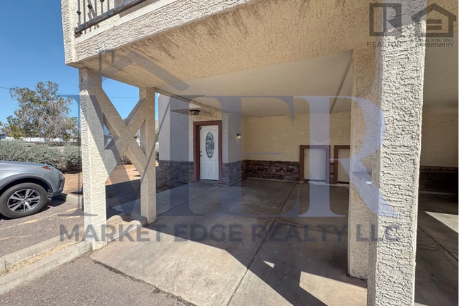 Building Photo - 3Bed/2.5Bath Townhouse at 24th St/Thomas! Ready for Immediate Move-In!