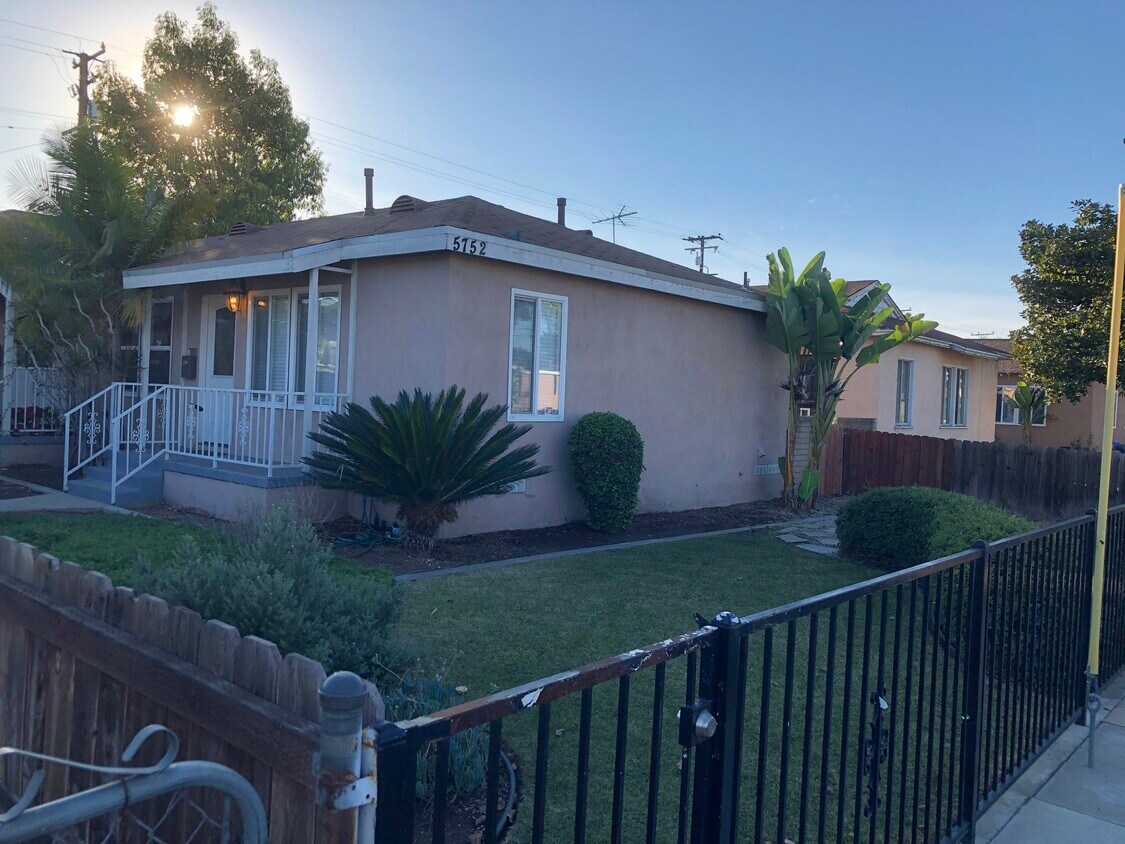 Primary Photo - 5752 Jillson St