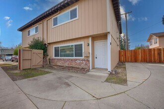 Building Photo - 5336 Karbet Way