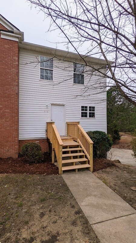 Foto del edificio - 316 Kilarney Dr