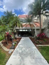 Building Photo - 210 Lakeview Dr
