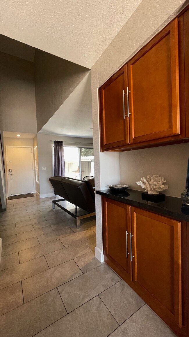 Foto del edificio - 7120 E Wilshire Dr