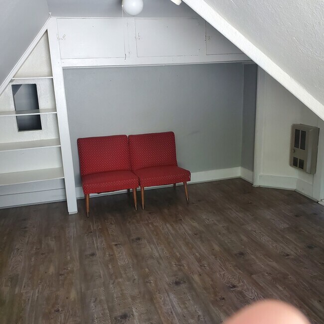 Living rm - 1207 W 7th Ave