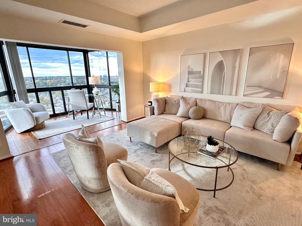 Primary Photo - 900 N Stafford St