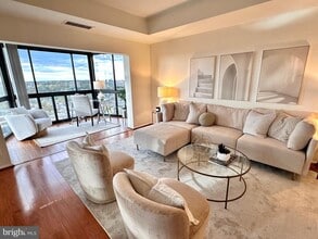 Building Photo - 900 N Stafford St Building Photo - 900 N Stafford St