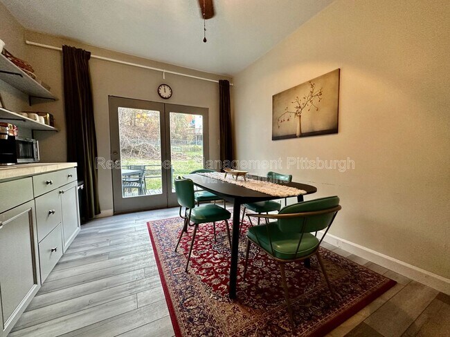 Foto del edificio - 320 Greenfield Ave