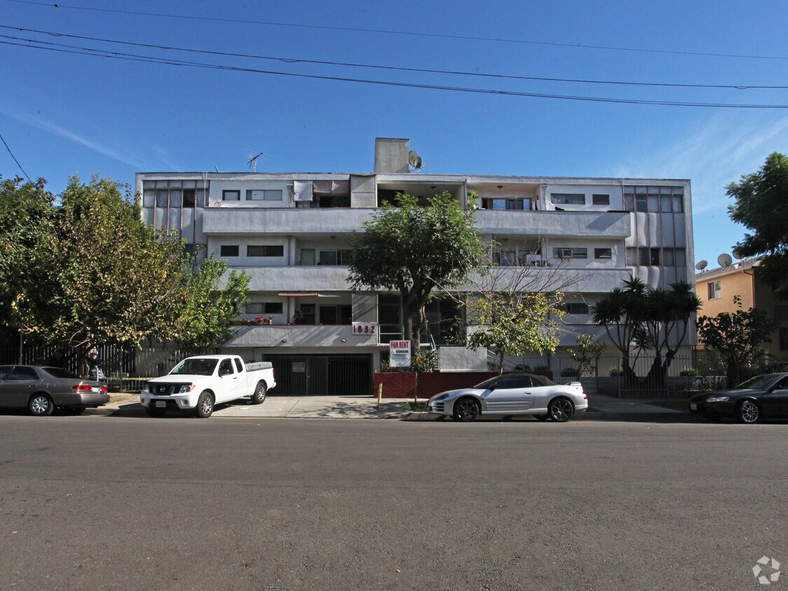 Building Photo - 1832 Garfield Pl