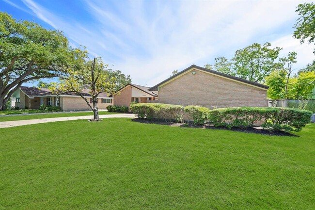 Building Photo - 4943 Cheena Dr