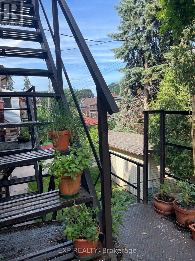 Photo du bâtiment - 53 Proctor Blvd