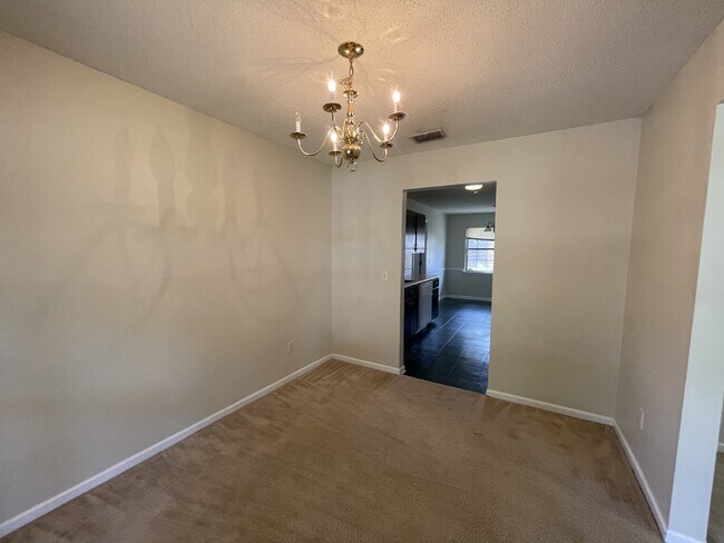 Foto del edificio - House for Rent