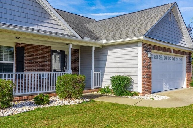 Foto del edificio - 389 Livingston Dr