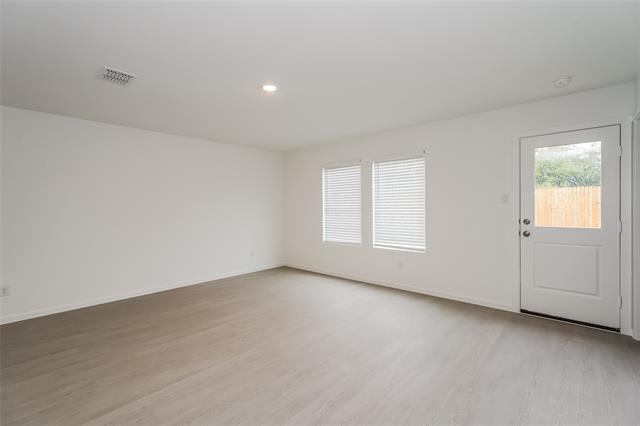 Building Photo - 1121 Tufted Dr
