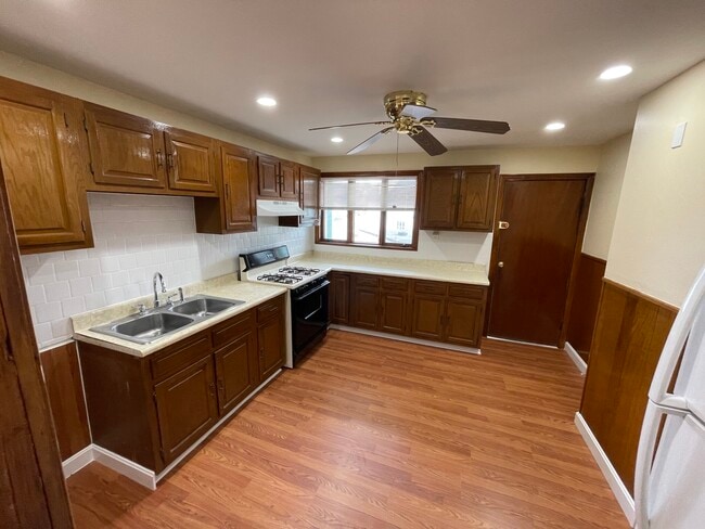 Foto del edificio - 227 Holland St