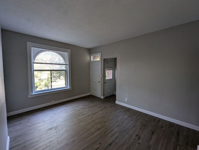 Building Photo - 4642 Virginia Ave