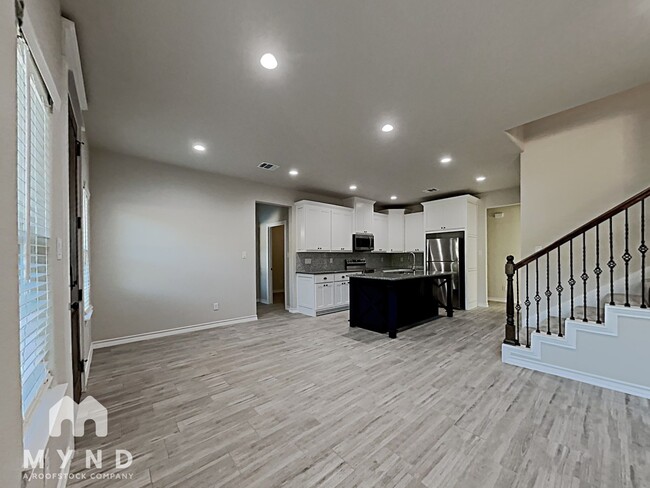 Foto del edificio - 5612 San Jacinto Dr