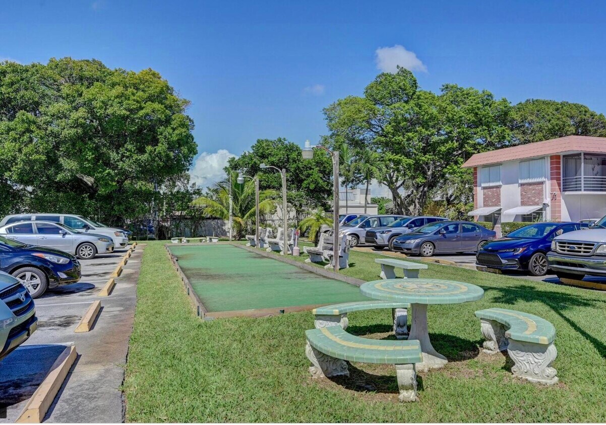 3550 NW 8th Ave Unit 704, Pompano Beach, FL 33064 Condo for Rent in