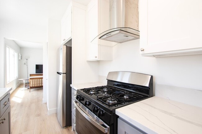 Interior Photo - 4019 Oakwood