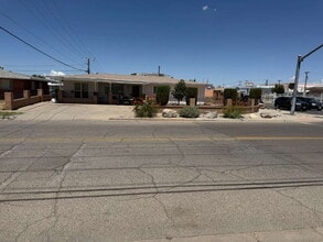 Building Photo - 5725 Wren Ave