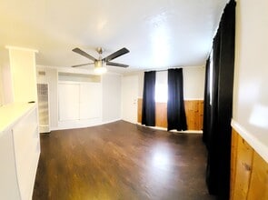 Building Photo - 684 E 400 N