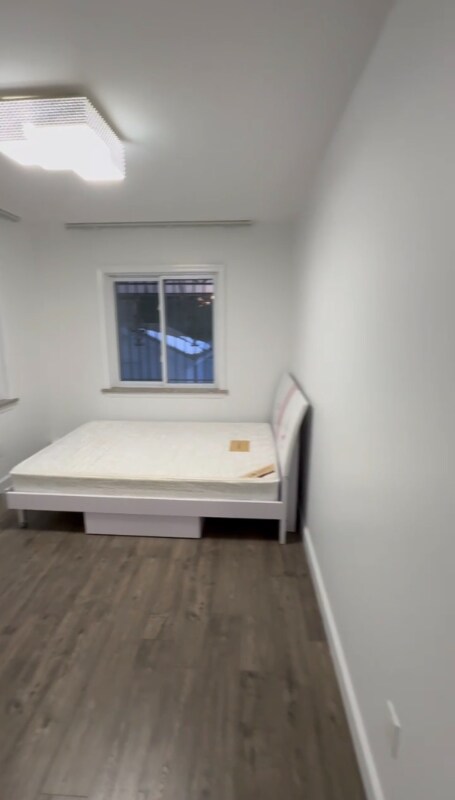 Foto del edificio - 45-36-4204 204th St