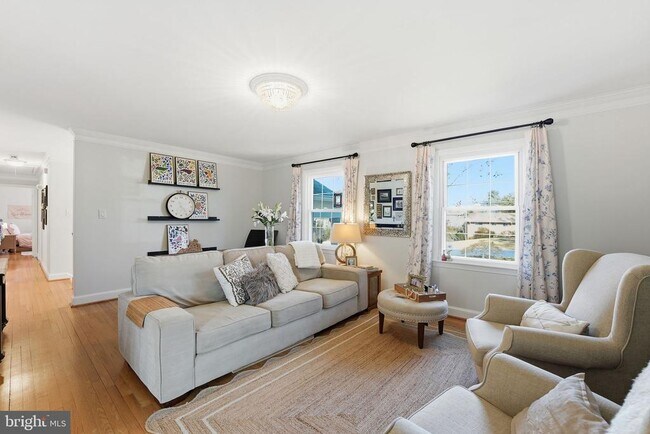 Foto del edificio - 7001 Arbor Ln