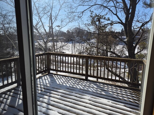 Building Photo - 202 Gadow Ln