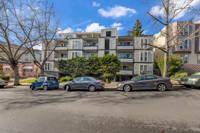 Foto del edificio - 375 Jayne Ave