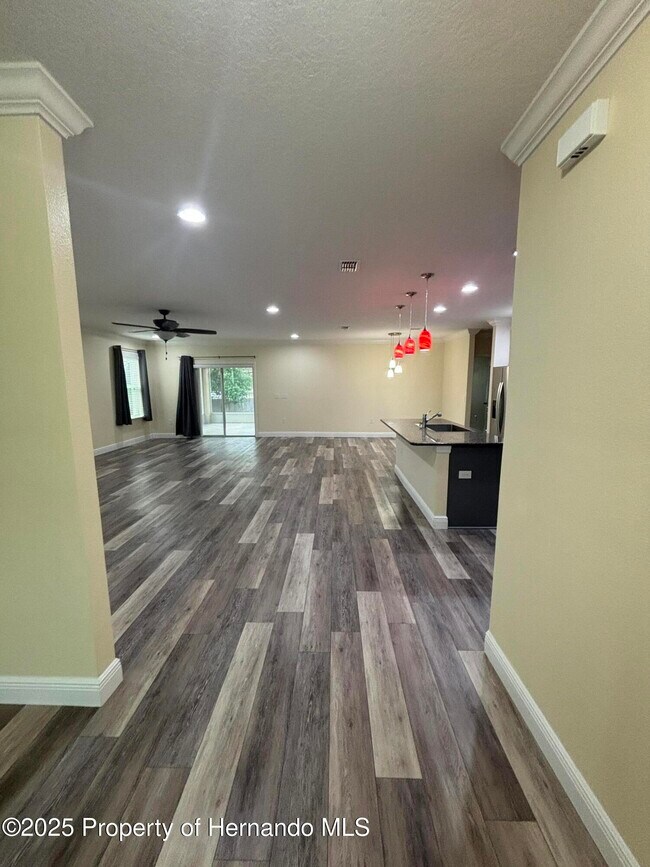 Foto del edificio - 1159 MacFarlane Ave