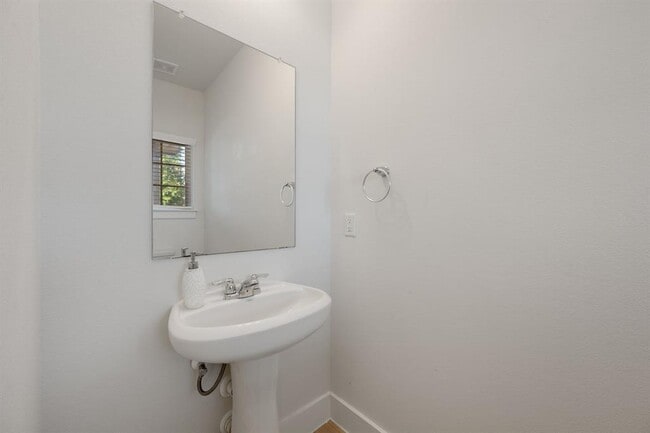 Building Photo - 603 White Steppe Way