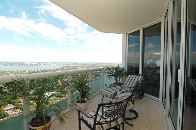 Building Photo - 4779 Collins Ave