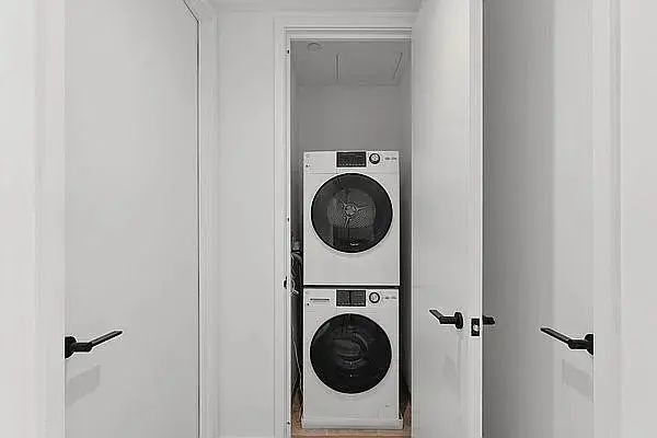 Foto del edificio - 30 Riverside Blvd