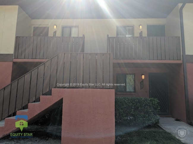 Building Photo - 1612 University Ln