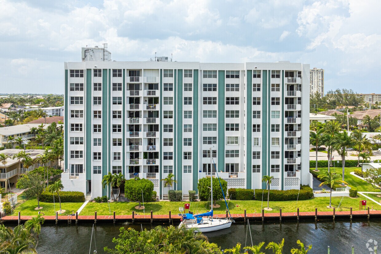 Foto del edificio - Savoy East Condominium