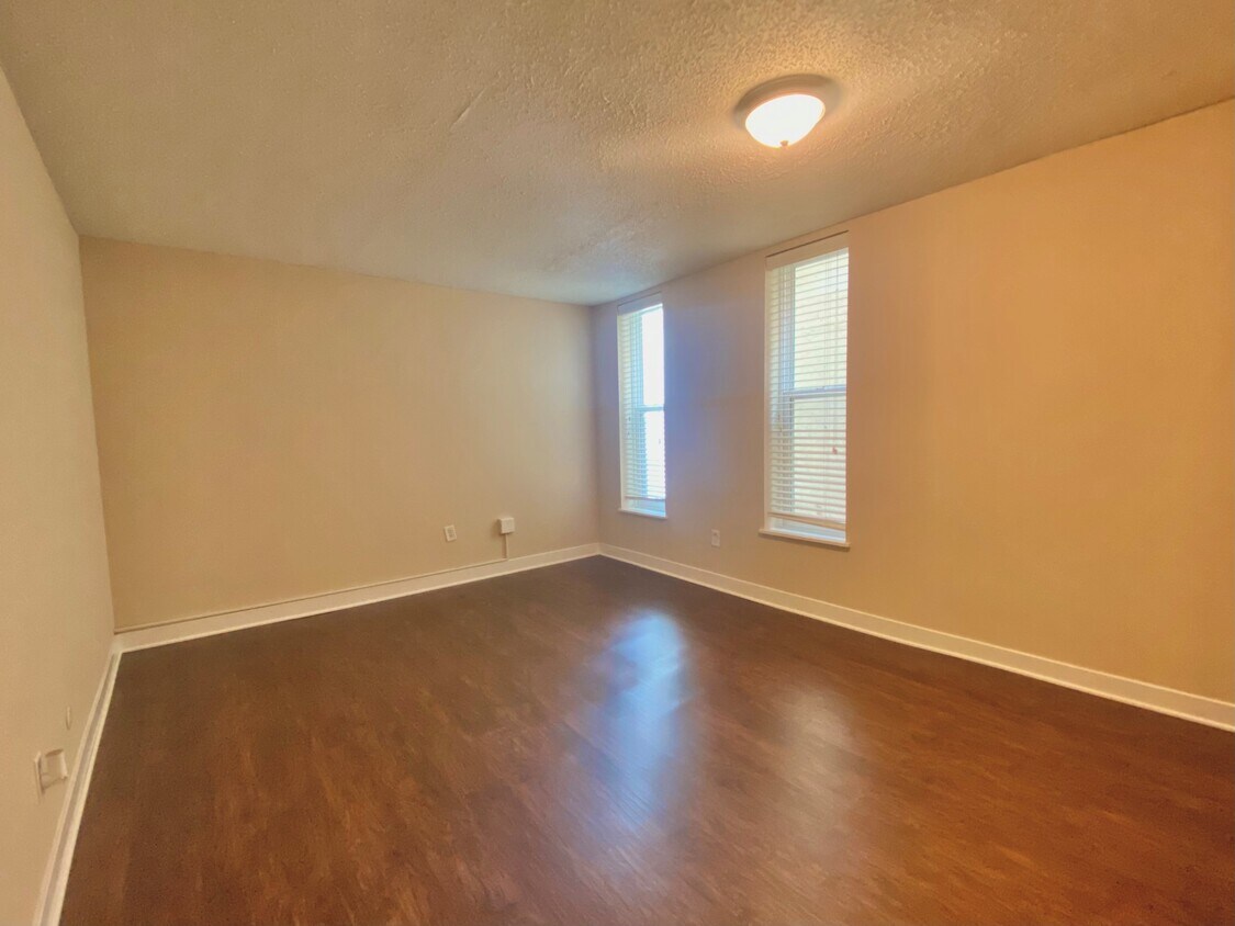 Senate Manor Apartments in Indianapolis, IN