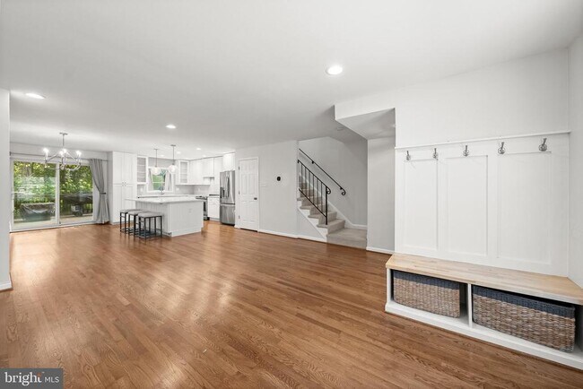 Foto del edificio - 315 Center St N