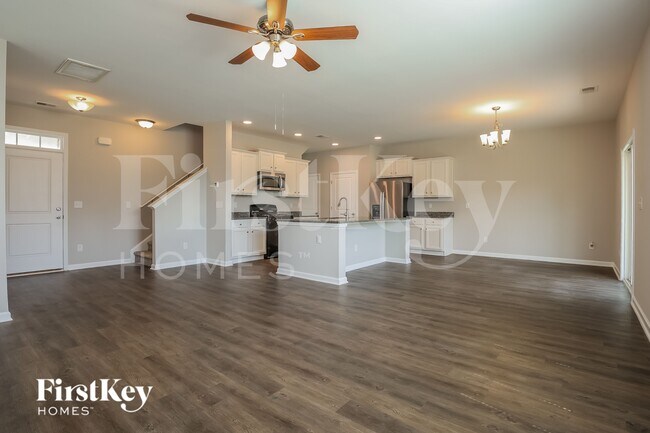 Foto del edificio - 9714 Fanning Basket Ln