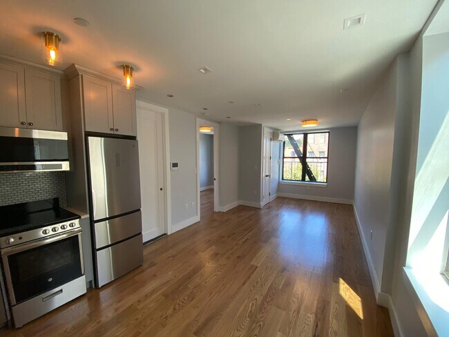 Foto del edificio - 1160 Rogers Ave