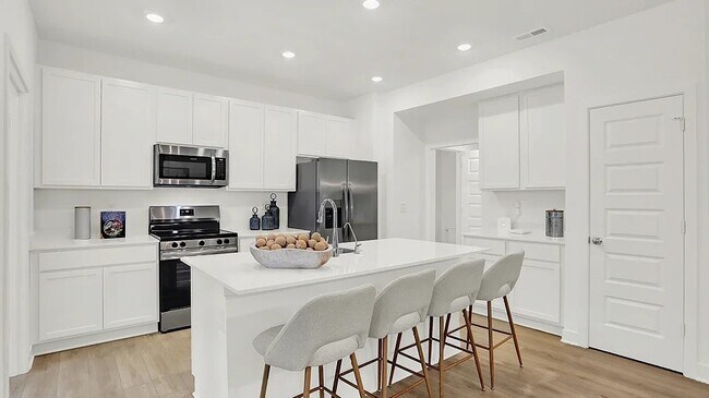Foto del edificio - 7609 Marin Pkwy