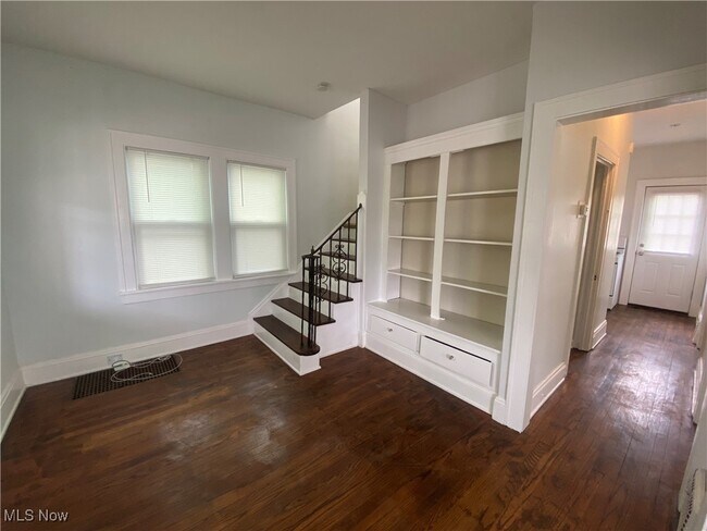 Foto del edificio - 857 E 188th St