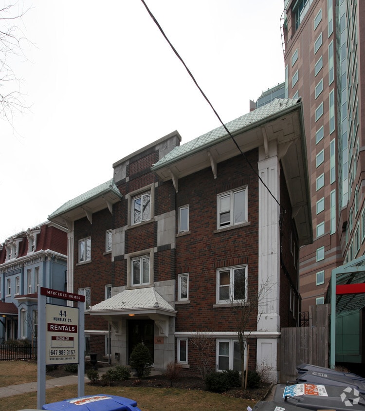 Primary Photo - 44 Huntley St