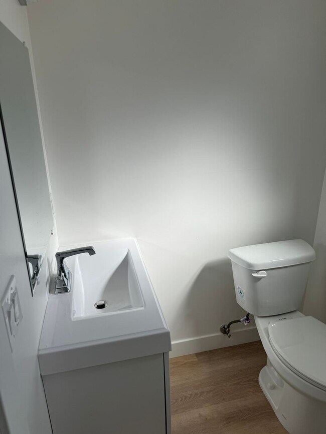 Foto del edificio - Brand New 2 Bedroom 1 Bath Home Large Pati...