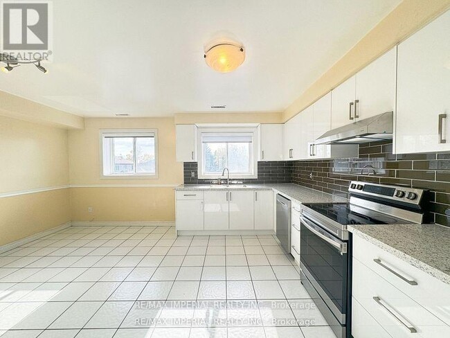 Building Photo - 641A The Queensway