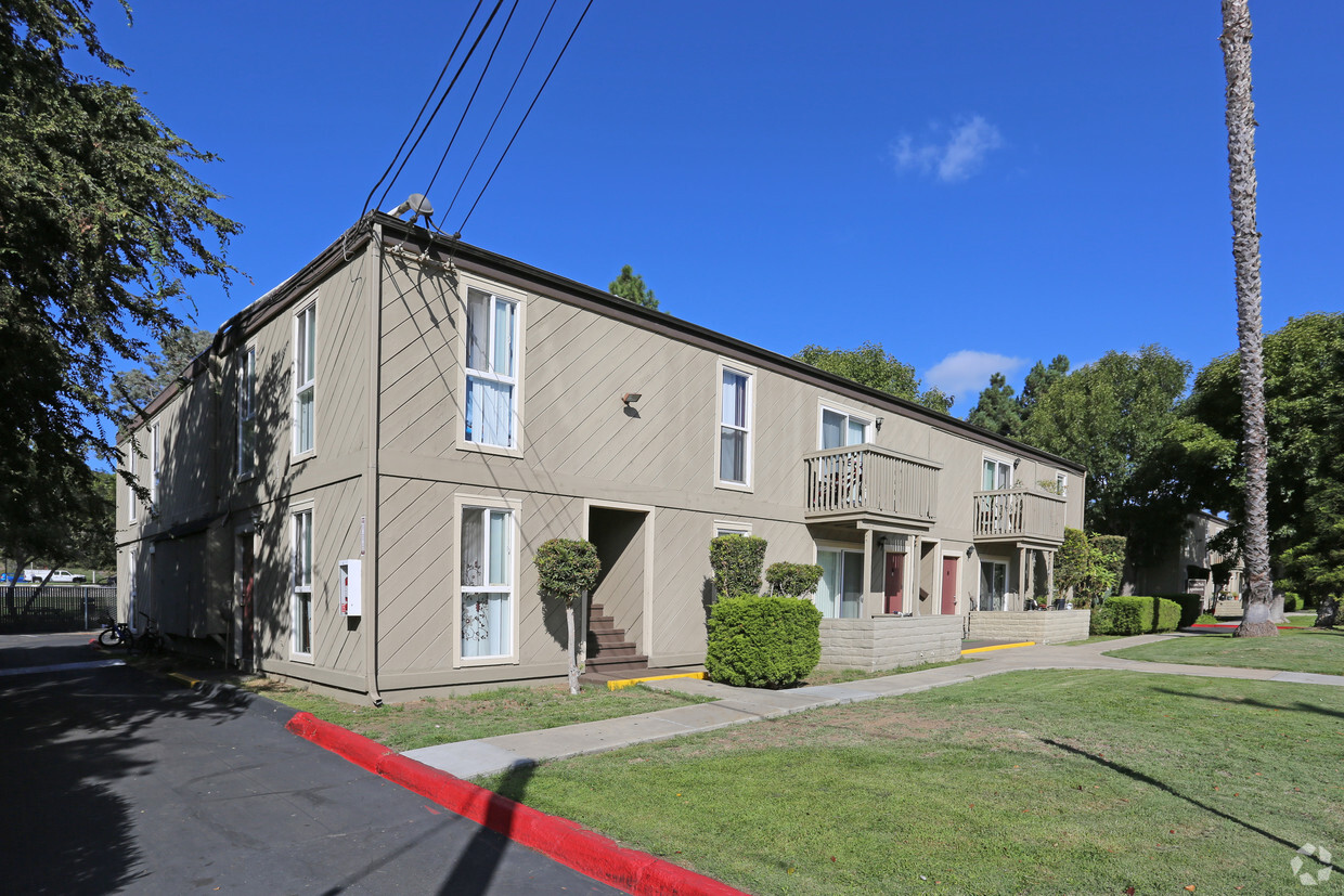 Primary Photo - Solana Park Apartments