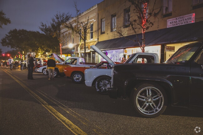 Friday Fest is a great place to meet & greet with fellow classic car owners in the City of Bartow Florida.