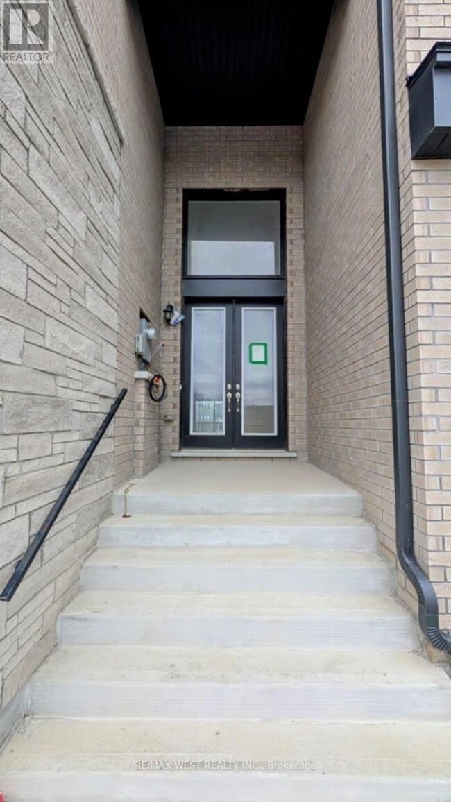 Building Photo - 106 Wascana Rd