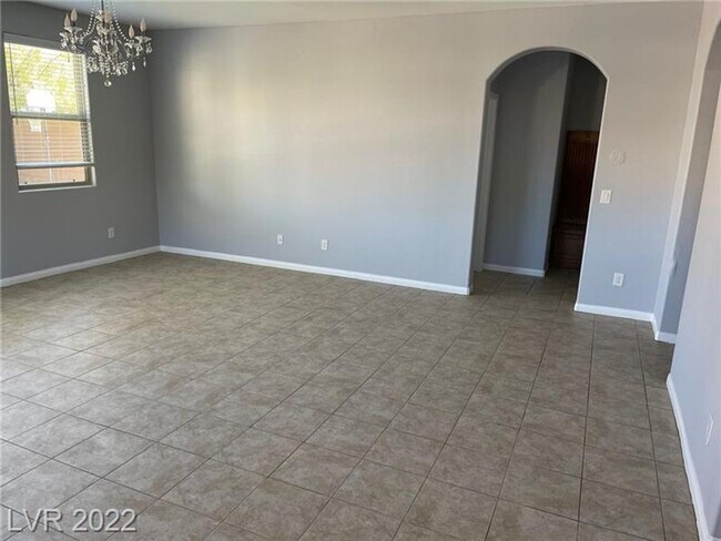 Foto del edificio - BEAUTIFUL 5 BEDROOM HOME IN RHODES RANCH GOLF COURSE GUARD GATED COMMUNITY!!!