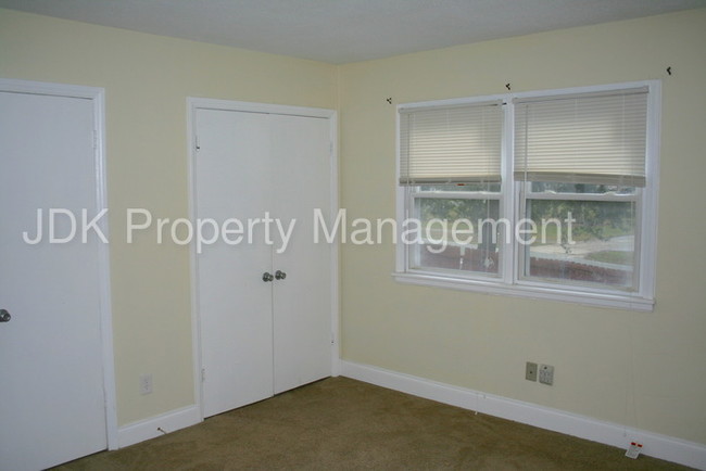 Building Photo - Apartment 13 of Mebane Downs Townhomes