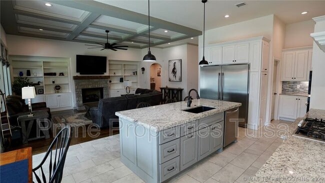 Foto del edificio - 12912 S 6th St