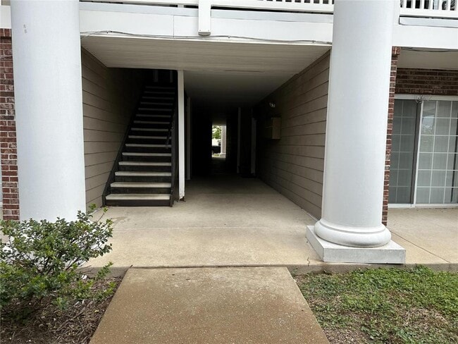 Building Photo - 664 Materdie Ln