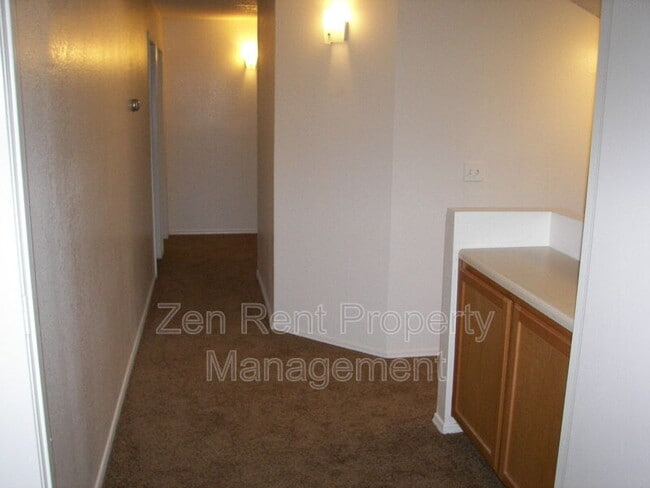 Foto del edificio - 1471 E Park Ave